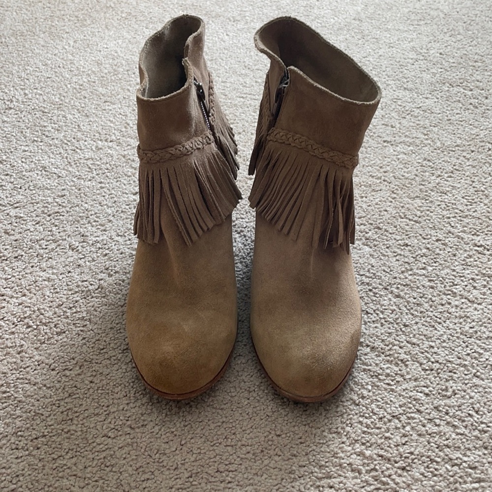 Women’s Gianni Bini fringe bootie